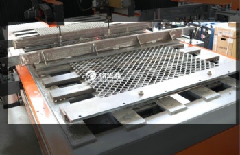 篩網自動焊接機